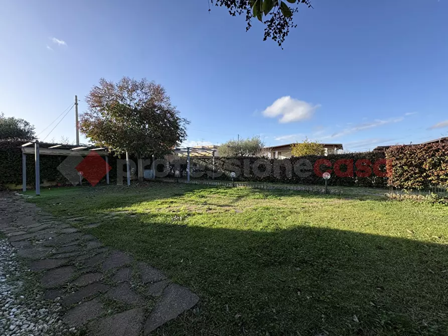 Immagine 8 di Villa in vendita  in Via RIVA DELLE MARGHERITE, 40 a Terracina