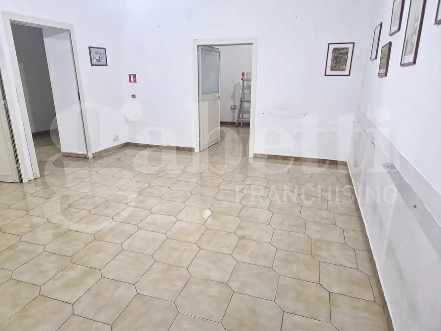 Immagine 7 di Appartamento in vendita  in Via foria a Napoli