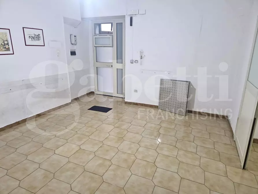 Immagine 3 di Appartamento in vendita  in Via foria a Napoli