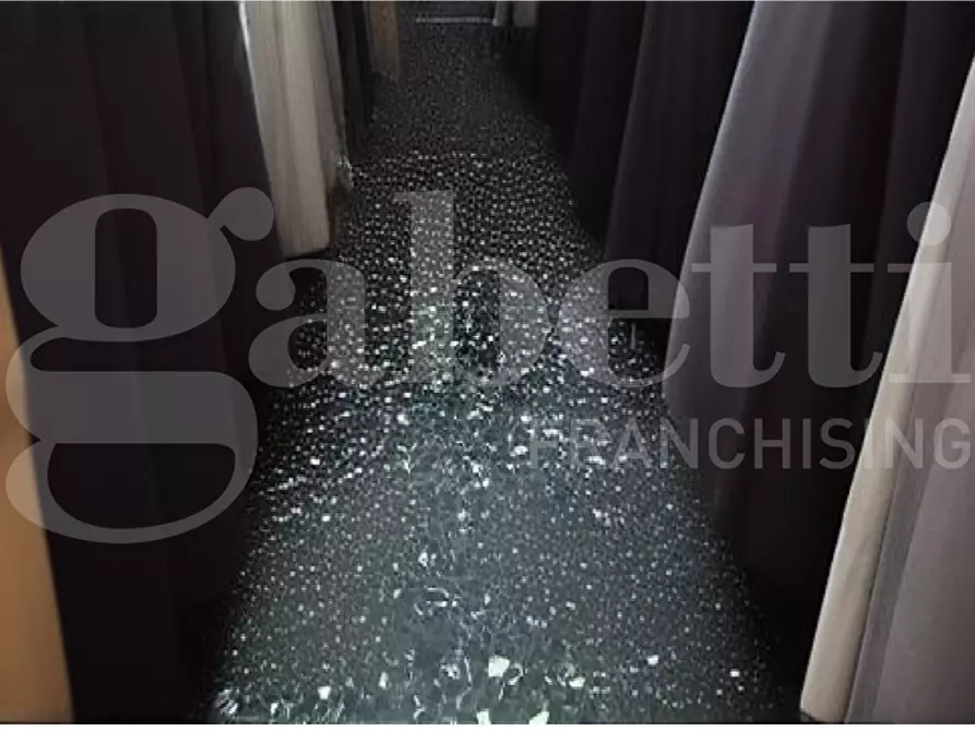 Immagine 7 di Negozio in vendita  in Via pietro giannone, 28 a Napoli