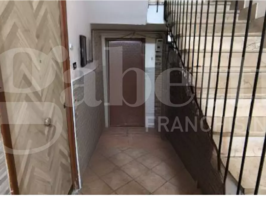 Immagine 10 di Negozio in vendita  in Via pietro giannone, 28 a Napoli