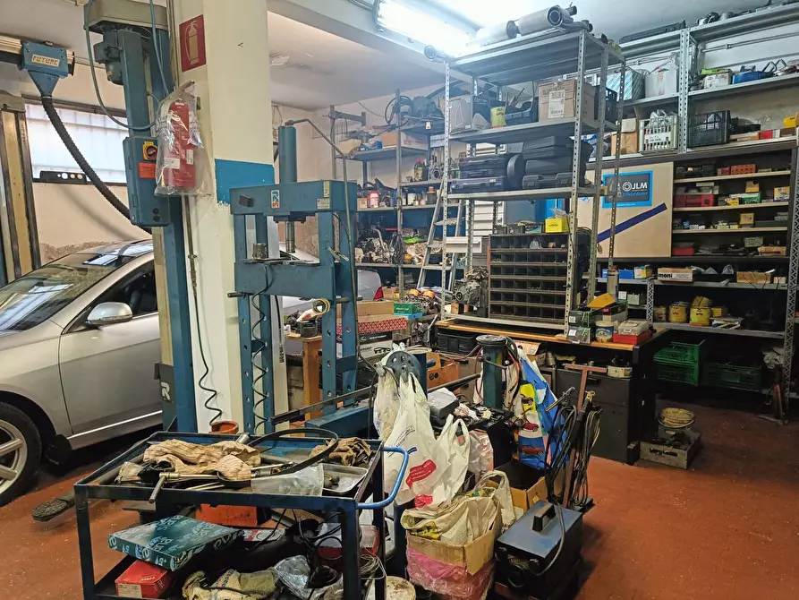 Immagine 13 di Laboratorio in vendita  in Via Silvestro Lega, 40 a Roma
