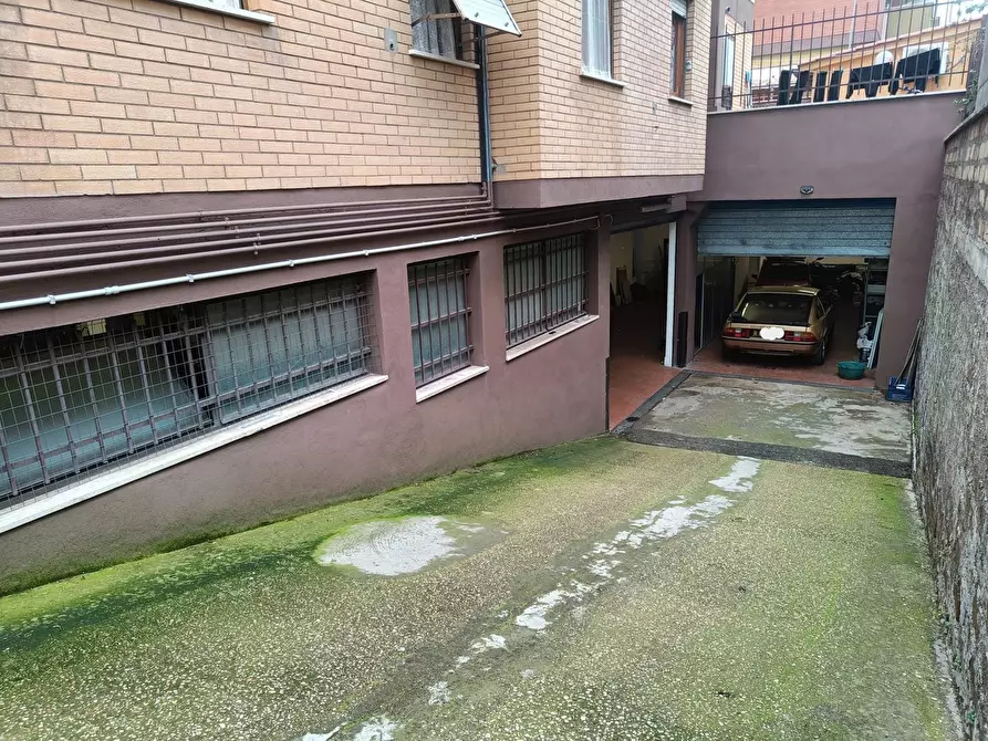 Immagine 21 di Laboratorio in vendita  in Via Silvestro Lega, 40 a Roma