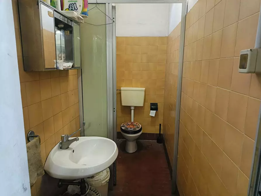 Immagine 11 di Laboratorio in vendita  in Via Silvestro Lega, 40 a Roma