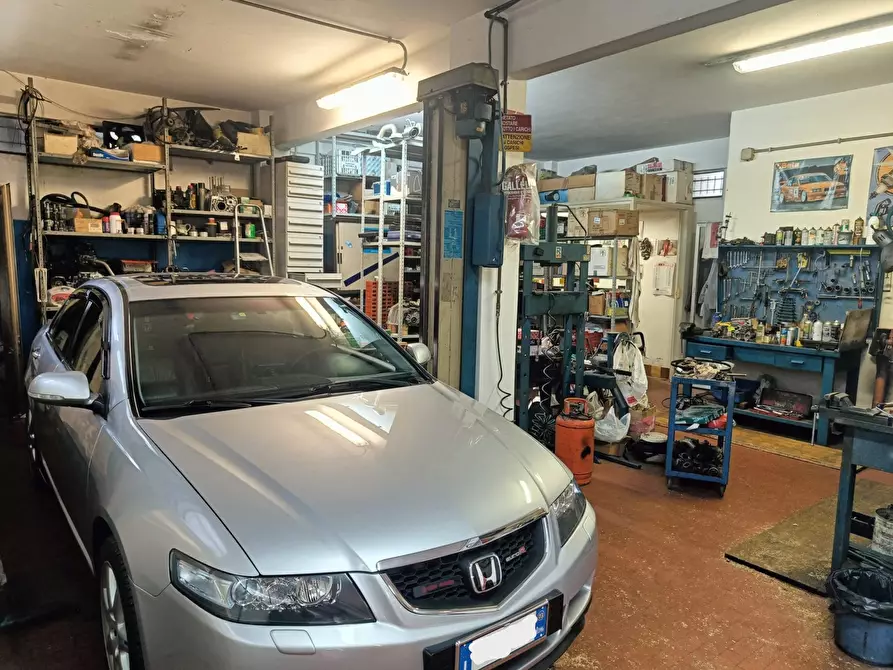 Immagine 18 di Laboratorio in vendita  in Via Silvestro Lega, 40 a Roma