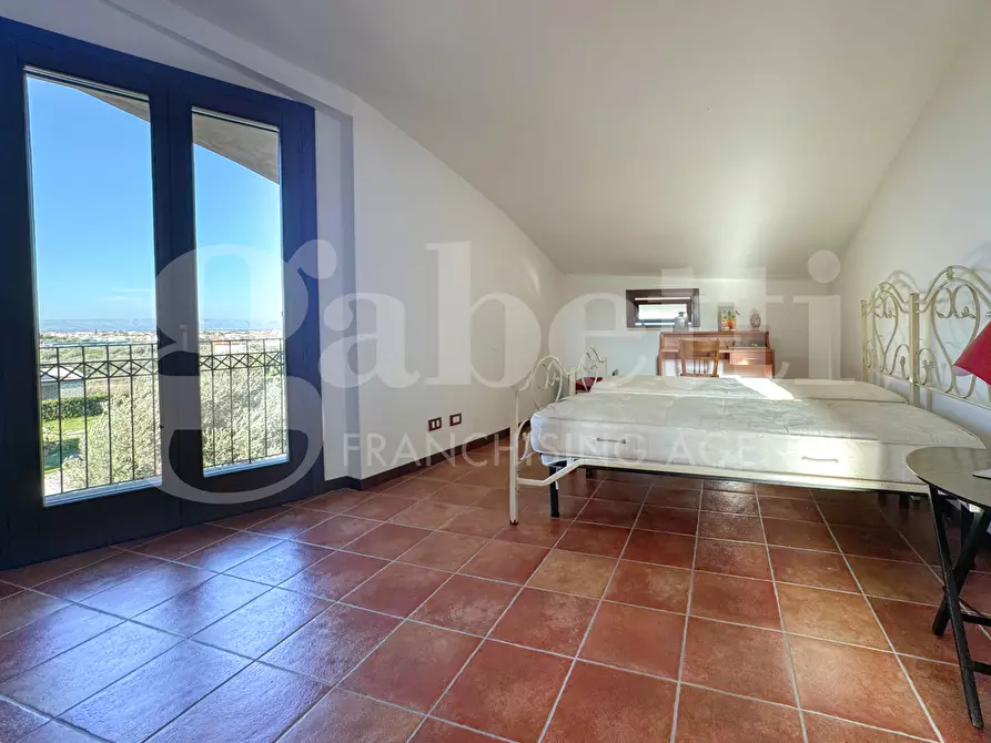 Immagine 5 di Villa in vendita  in Viale Sebastiano Fortuna, . a Pachino