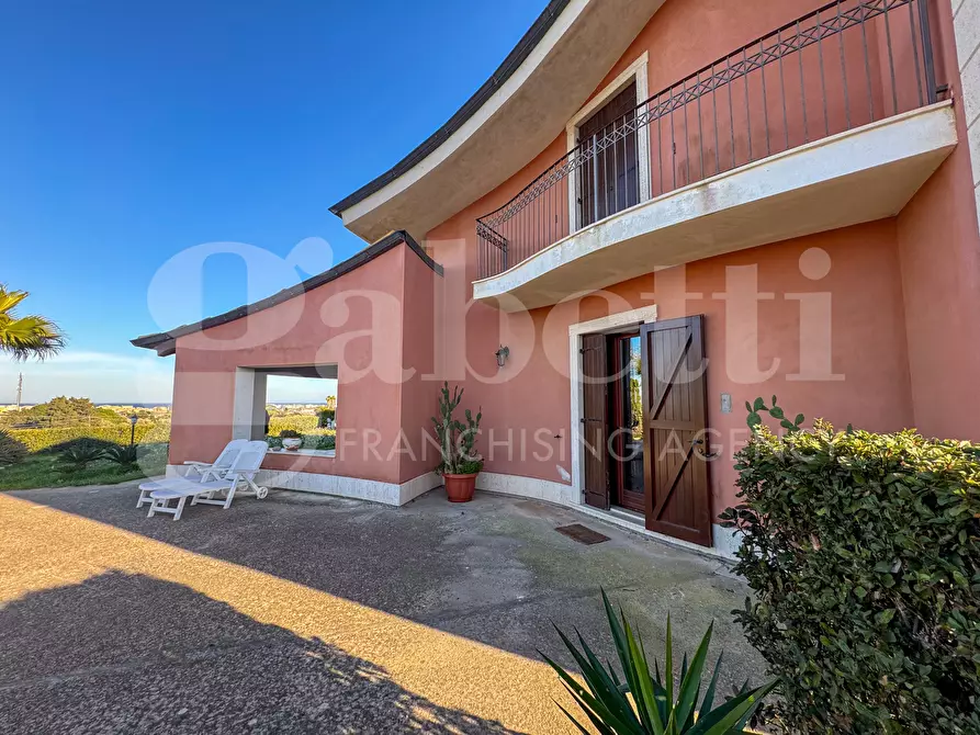 Immagine 1 di Villa in vendita  in Viale Sebastiano Fortuna, . a Pachino