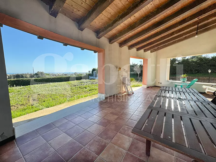 Immagine 8 di Villa in vendita  in Viale Sebastiano Fortuna, . a Pachino