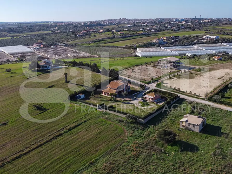 Immagine 13 di Villa in vendita  in Viale Sebastiano Fortuna, . a Pachino