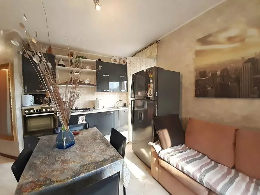 Immagine 1 di Appartamento in vendita  in Via NAPOLI, SC a Legnano