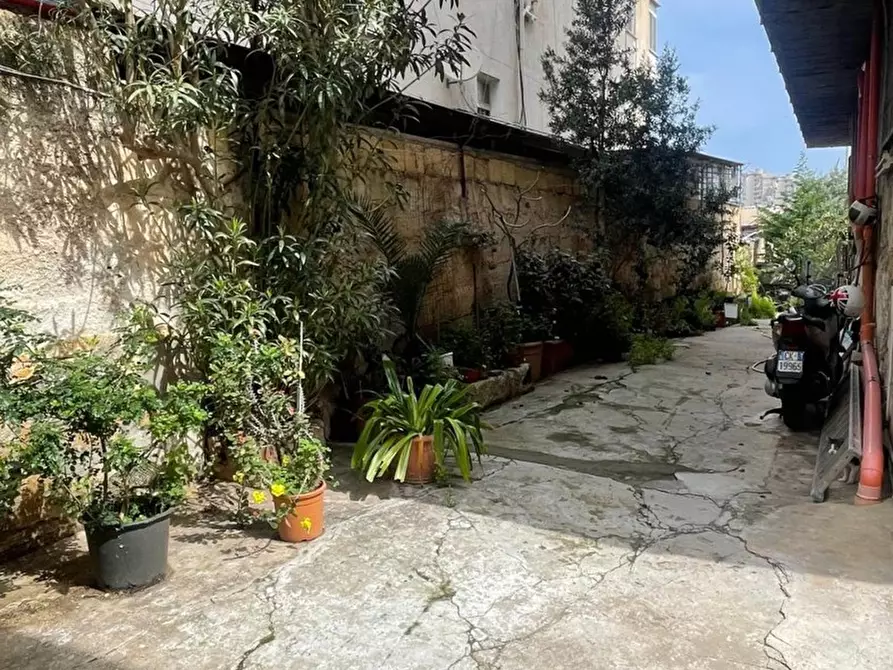 Immagine 10 di Palazzo in vendita  in Via Conte Federico, 178/F a Palermo