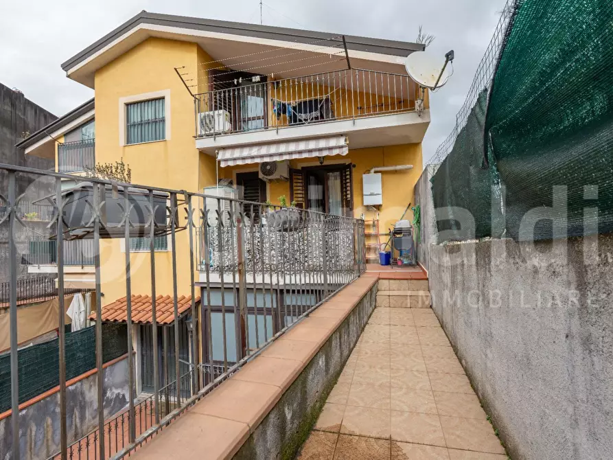 Immagine 4 di Appartamento in vendita  in Via Scale Sant'Anna, 70 a Aci Catena