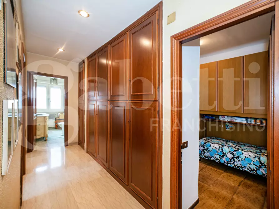 Immagine 30 di Appartamento in vendita  in Via Michelangelo Peroglio, 27 a Roma