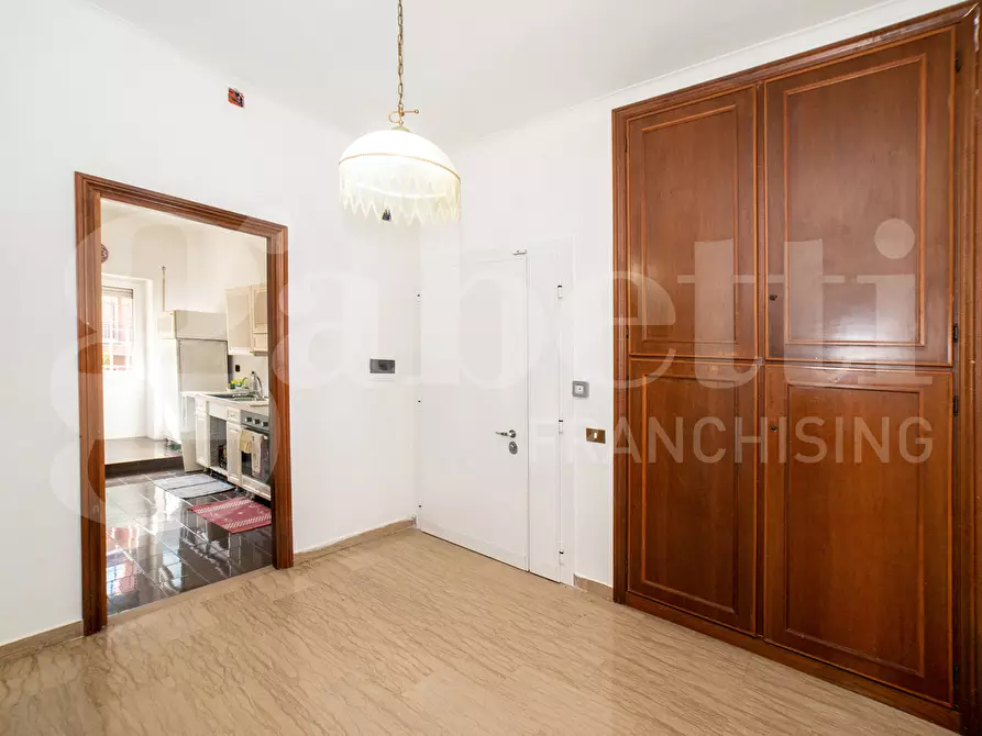 Immagine 10 di Appartamento in vendita  in Via Michelangelo Peroglio, 27 a Roma