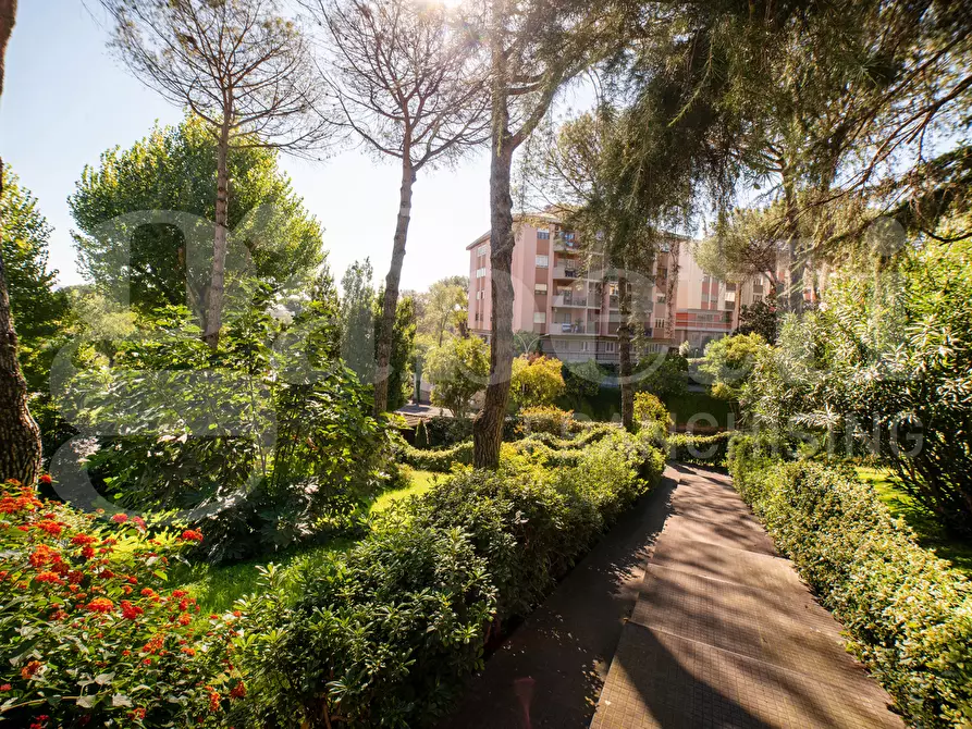 Immagine 5 di Appartamento in vendita  in Via Michelangelo Peroglio, 27 a Roma