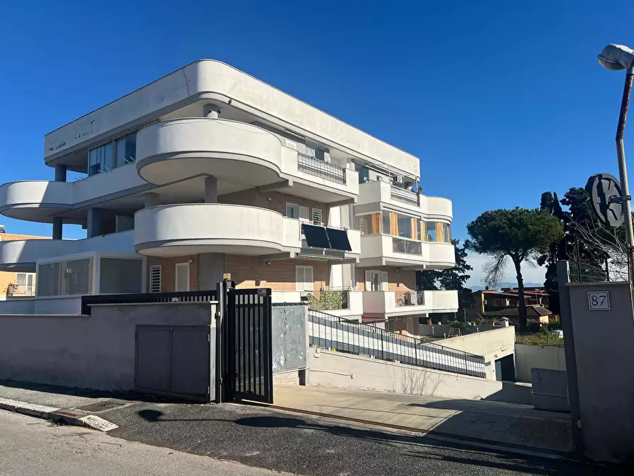 Immagine 8 di Box auto in vendita  in Via Costantino Beschi, 87 a Roma