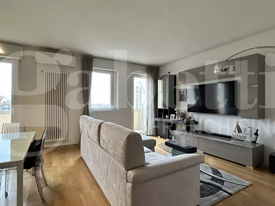 Immagine 3 di Appartamento in vendita  in Via Milano a Bologna