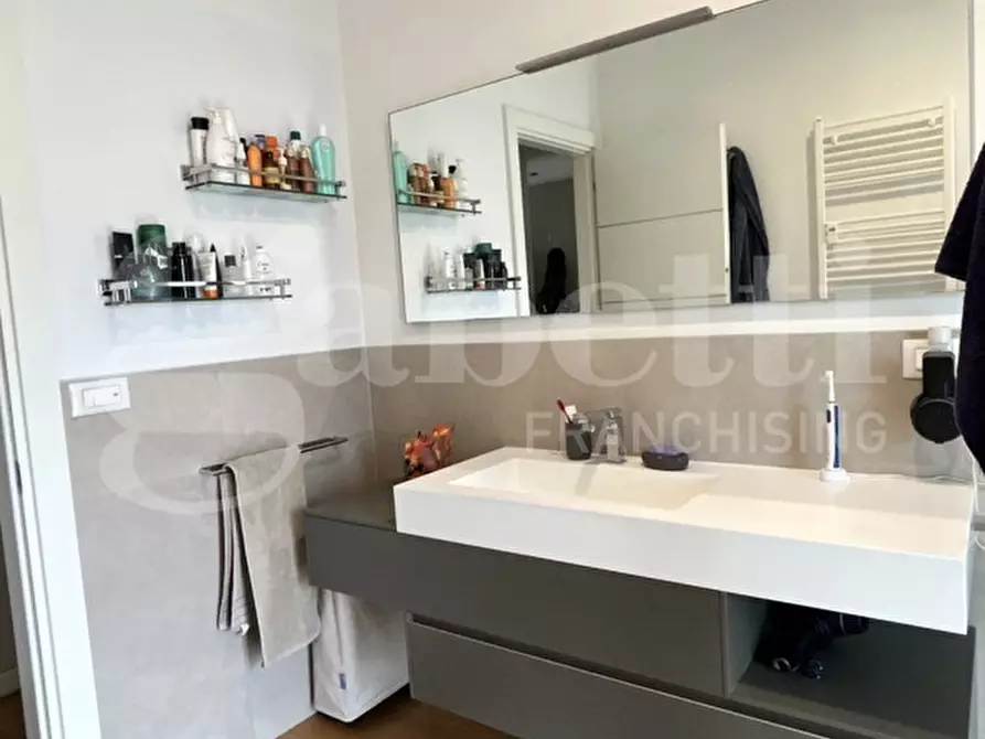 Immagine 24 di Appartamento in vendita  in Via Milano a Bologna