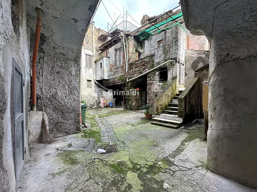 Immagine 6 di Palazzo in vendita  in Via Gabriele D'Annunzio, 12 a Acerra