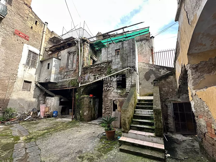 Immagine 1 di Palazzo in vendita  in Via Gabriele D'Annunzio, 12 a Acerra