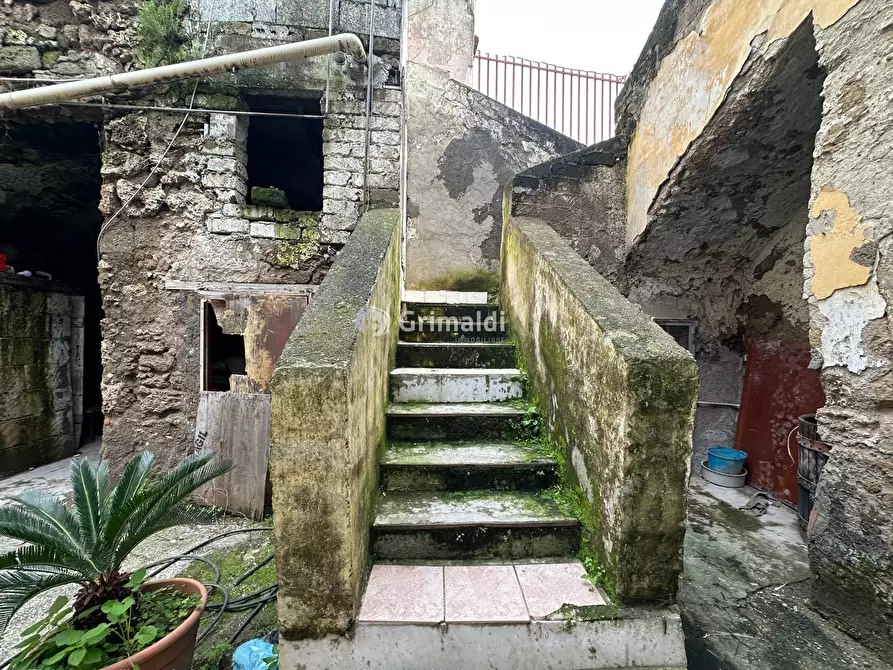 Immagine 5 di Palazzo in vendita  in Via Gabriele D'Annunzio, 12 a Acerra