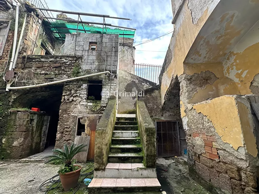 Immagine 4 di Palazzo in vendita  in Via Gabriele D'Annunzio, 12 a Acerra