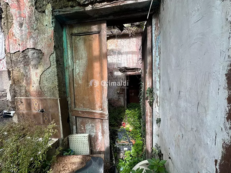 Immagine 2 di Palazzo in vendita  in Via Gabriele D'Annunzio, 12 a Acerra