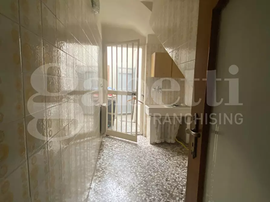 Immagine 10 di Appartamento in vendita  in Via Gramsci, 1 a Acquaviva Delle Fonti