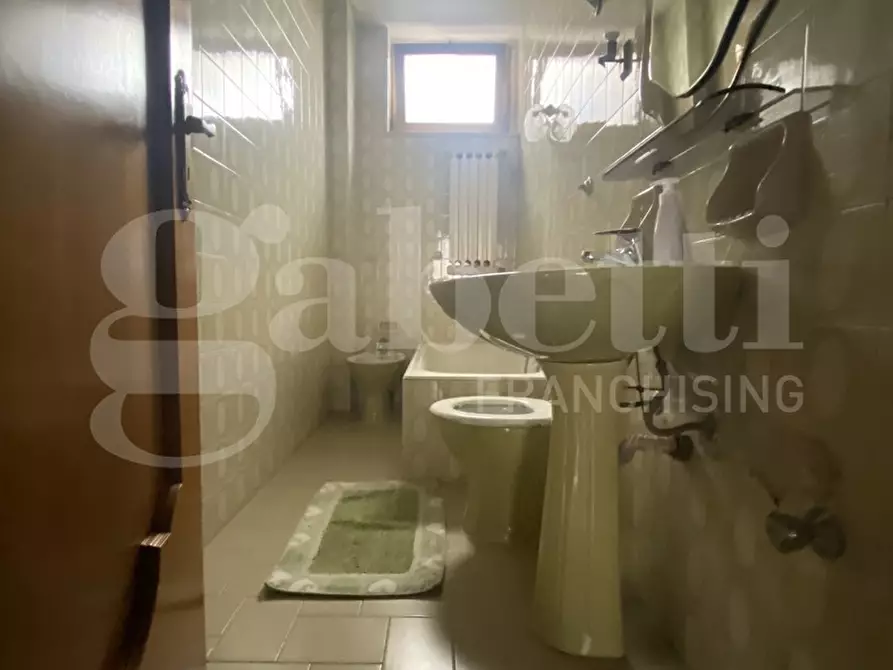 Immagine 9 di Appartamento in vendita  in Via Gramsci, 1 a Acquaviva Delle Fonti