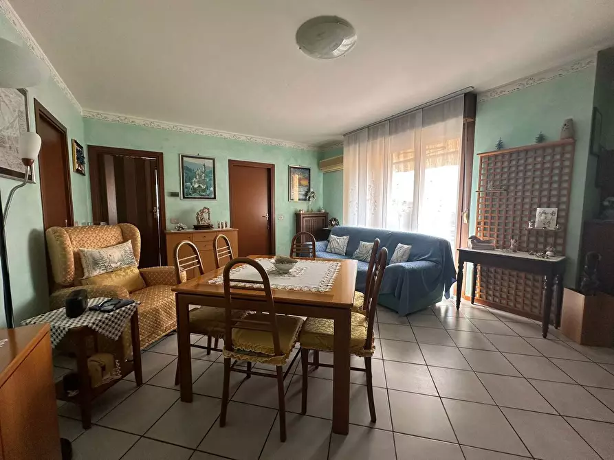 Immagine 1 di Appartamento in vendita  in Via Carlo Alberto dalla Chiesa, 8 a Chiari