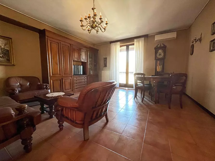 Immagine 5 di Appartamento in vendita  in Via aldo moro, 38 a Cassinetta Di Lugagnano
