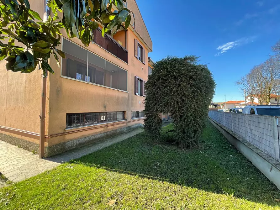 Immagine 23 di Appartamento in vendita  in Via aldo moro, 38 a Cassinetta Di Lugagnano