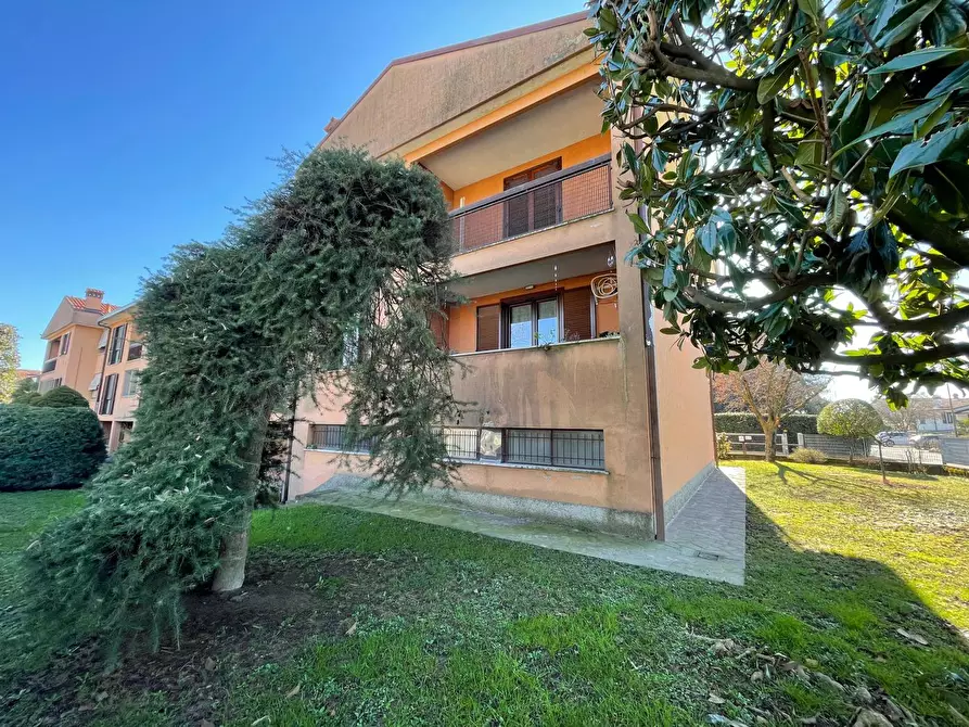 Immagine 22 di Appartamento in vendita  in Via aldo moro, 38 a Cassinetta Di Lugagnano