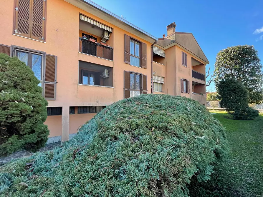 Immagine 18 di Appartamento in vendita  in Via aldo moro, 38 a Cassinetta Di Lugagnano