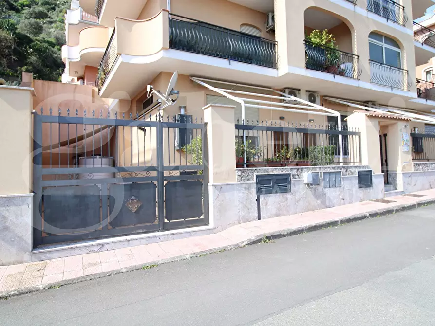 Immagine 3 di Appartamento in vendita  in Via dei sei Mulini, 32 a Giardini-Naxos