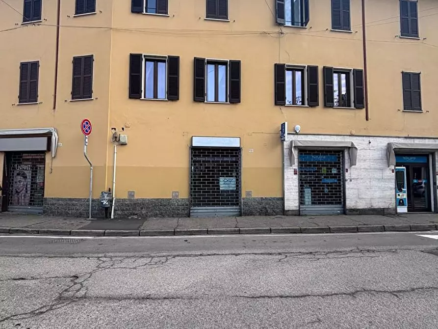 Immagine 2 di Negozio in vendita  in Via pavia, 25 a Abbiategrasso