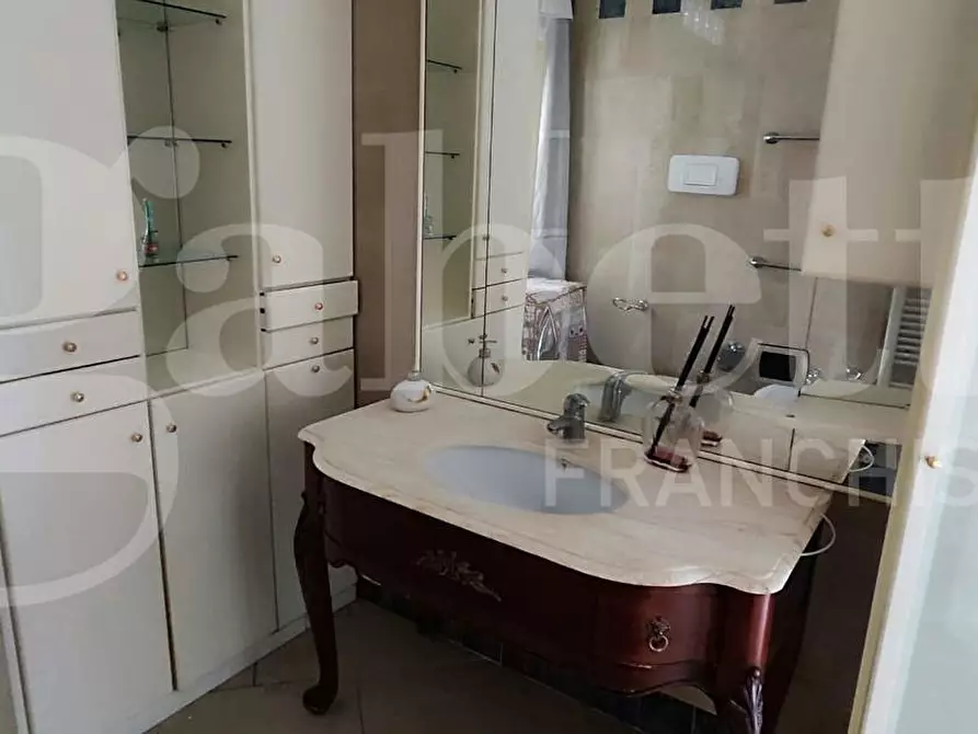 Immagine 20 di Appartamento in affitto  in Via campania a Napoli