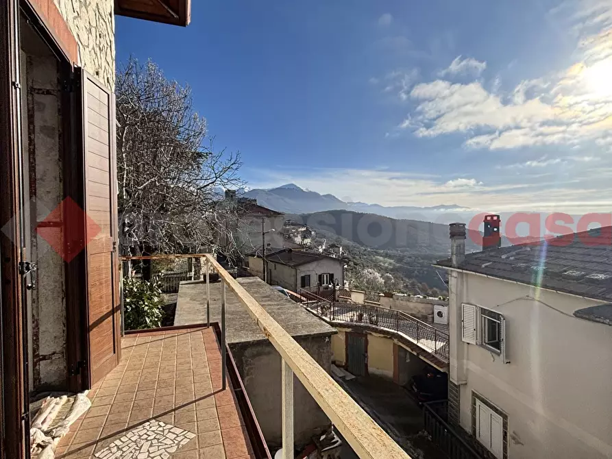 Immagine 10 di Appartamento in vendita  in Via Croce, 4 a Torre Cajetani