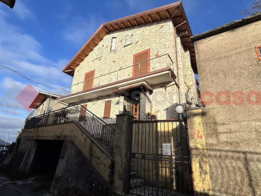 Immagine 8 di Appartamento in vendita  in Via Croce, 4 a Torre Cajetani