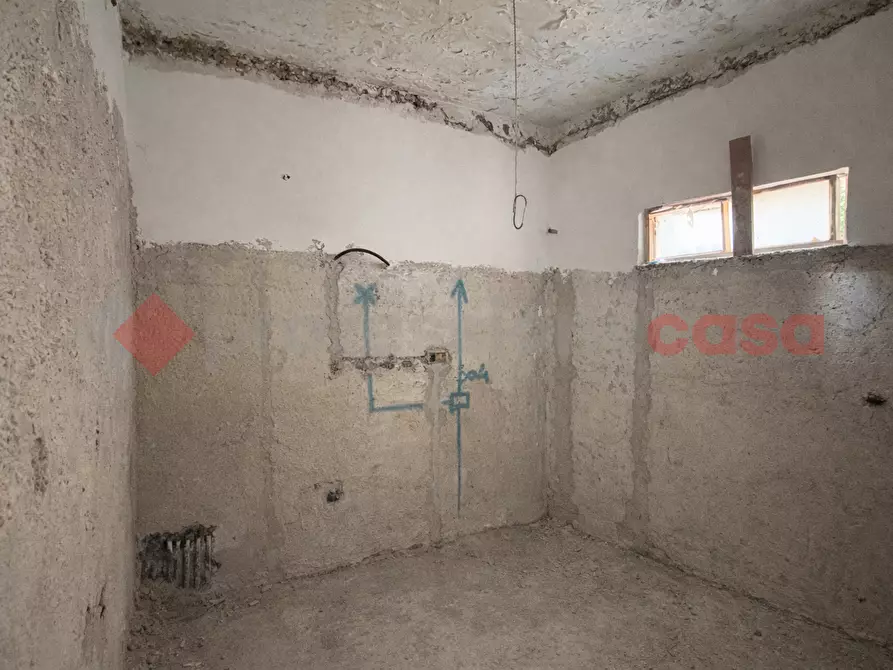 Immagine 5 di Appartamento in vendita  in Via Croce, 4 a Torre Cajetani