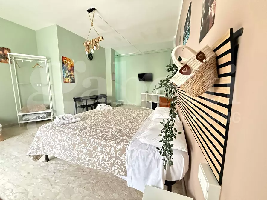 Immagine 15 di Appartamento in vendita  in Corso arnaldo lucci a Napoli