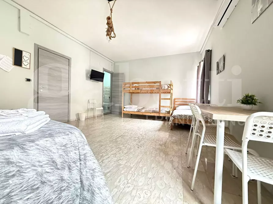 Immagine 23 di Appartamento in vendita  in Corso arnaldo lucci a Napoli