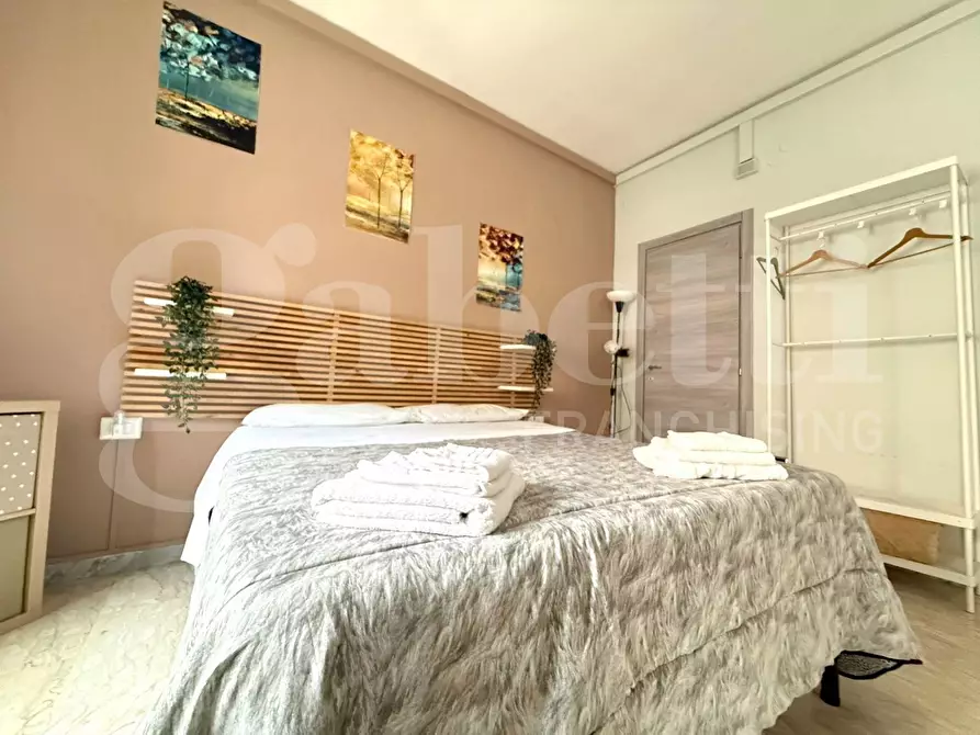 Immagine 31 di Appartamento in vendita  in Corso arnaldo lucci a Napoli