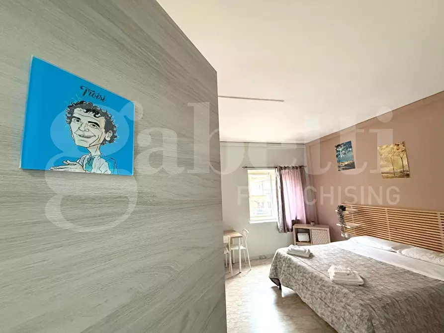 Immagine 19 di Appartamento in vendita  in Corso arnaldo lucci a Napoli