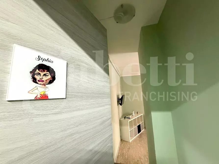 Immagine 11 di Appartamento in vendita  in Corso arnaldo lucci a Napoli