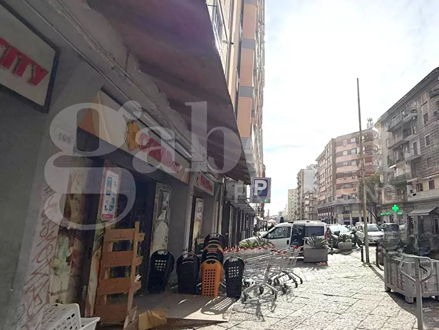 Immagine 5 di Appartamento in vendita  in Corso arnaldo lucci a Napoli