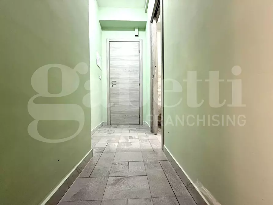 Immagine 10 di Appartamento in vendita  in Corso arnaldo lucci a Napoli