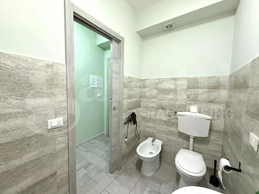 Immagine 17 di Appartamento in vendita  in Corso arnaldo lucci a Napoli