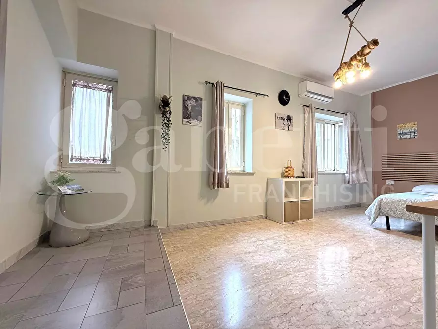 Immagine 28 di Appartamento in vendita  in Corso arnaldo lucci a Napoli