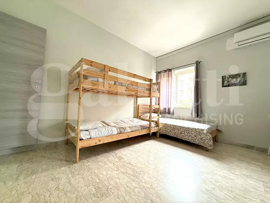 Immagine 22 di Appartamento in vendita  in Corso arnaldo lucci a Napoli